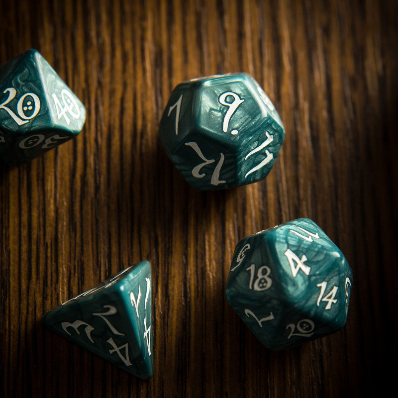 Set de zaruri Classic RPG Stormy & White