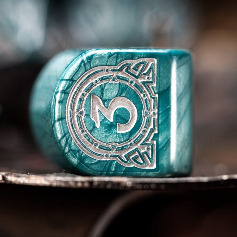 Set de zaruri Viking Modern: Mjolnir